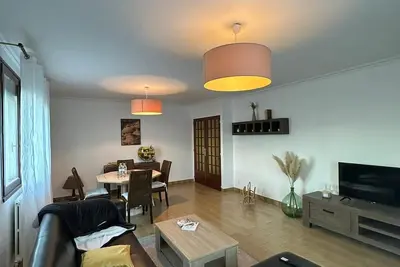 Image de Maison Confort Proche Stations Ski | 🚗Free Parking | Garage | 6 pers