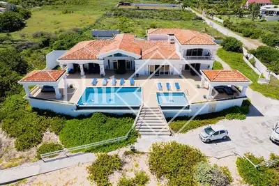 Image de Villa de 10 chambres les pieds dans l'eau à Guana Bay