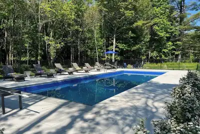 Image de Walk to the beach! Pool/Hot Tub/5 Bedrooms/Ac/WiFi