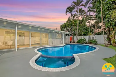 Image de 4br/2ba w/ Heated Pool, Spa, Bbq – 5-min to Beach!