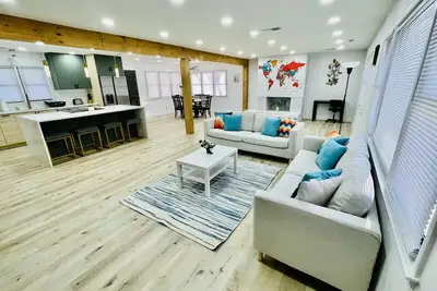 Image de Vibrant Modern Home at Prime Location 4 bed 3 bath