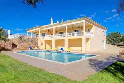 Image de Villa Entrecolinas - Quatre Chambres Villa, Couchages 8
