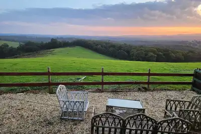 Image de Cottage Farm Stay in a converted barn. Stunning views of the Yarra Valley.