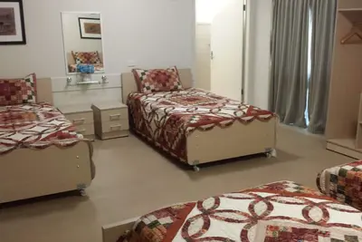 Image de Catalina Lakefront pelican wing Fully Wheelchair Accessible accommodation\n