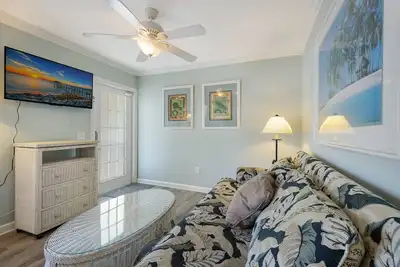 Image de Tradewinds Unit 30 Beach & No Hurricane Damage