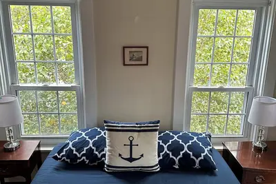 Image de Captain's Quarters 2br Apartment. Walk to Everything!