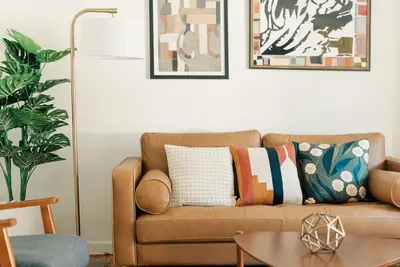 Image de 2br Boho Vintage Gem Close Hospitals & Downtown