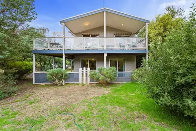 Image de Anglesea's Hidden Riverside Gem by Ready Set Stay