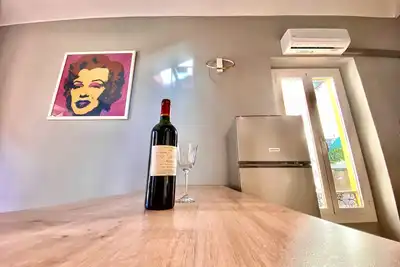 Image de Lovely and sunny loft heart of Nice with A/C!