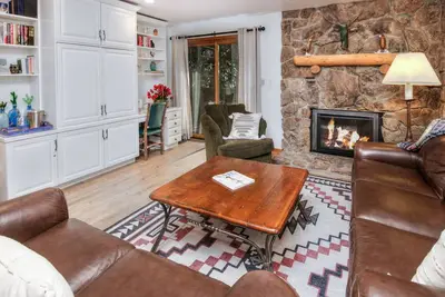 Image de Villa Cortina | Steps to Vail Village | Hot Tub