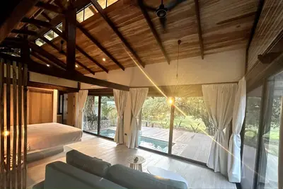 Image de Shambalah Deluxe Suite W/pool in Renovated Stable