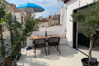 Penthouse attico centre sitges avec 3 terrasses, au calme, à 1’ de la plage!