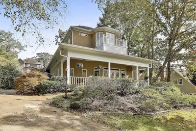 Image de 3 Bedroom 2 Bath Cozy & Private Home in Beautiful Peachtree City