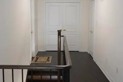 Image de 1 Bedroom Basement Apt, Very Neat And Spotless In A Quiet Neighborhood 1 Bdrm
