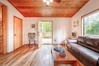 Image de Petite Chalet with deck near Loch Lomond! \n\n