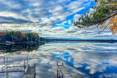 Image de Spacious & peaceful lakefront villa & guest house with fire pit, patio, & views