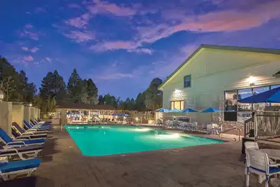 Image de 2 Bedroom Condo, Sleeps 6, Full Kitchen, Golf, at Wyndham Flagstaff Resort! !