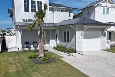 Image de Two-story private retreat