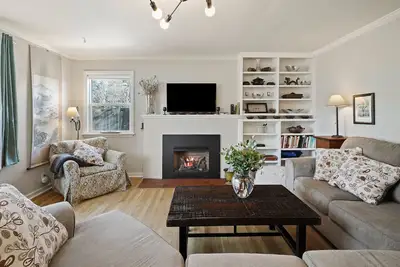 Image de Cute Westside Bungalow, Walkable to Food & Fun!