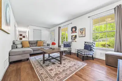 Image de Spacious Home in Atl with Big Yard and Near the Airport
