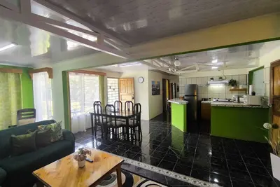 Image de Casa en Monteverde muy cerca del centro y en un barrio tranquilo.