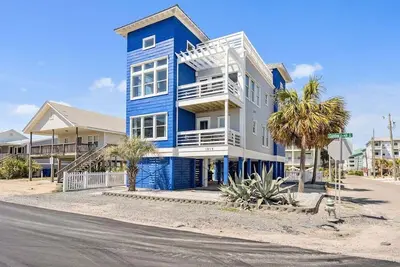 Image de North Star | Ocean Views + Rooftop!