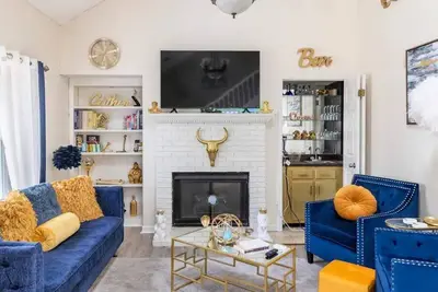 Image de Stylish 2br/2ba Loft - Work, Rest & Explore!