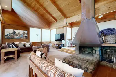 Image de Enchanting alpine retreat near skiing with games & fireplace - dog-friendly