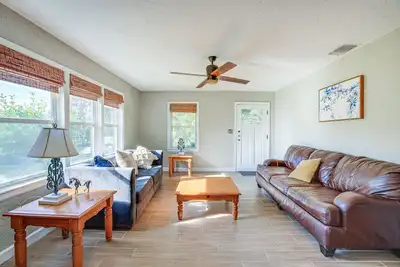 Image de Newberry Home w\/ Deck on 10 Acres!