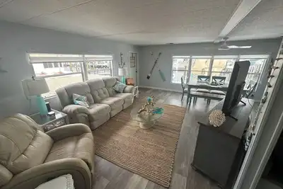 Image de Dockside Breeze
