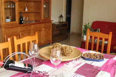 Appartement confortable à 100m de la plage du Port - 3 chambres, proche commerces, WiFi inclus