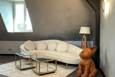 Image de Beau loft, pour un séjour haute de gamme placé sous le signe du bien être. .