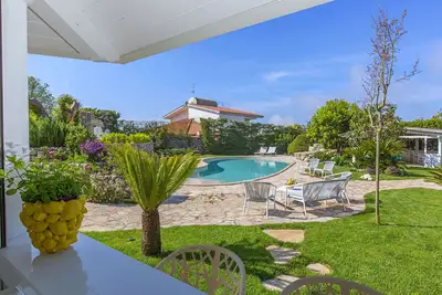 Image de Villa Dama with Private Tub and Shared Pool