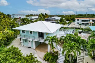 Image de Sombrero Beach Tropical Getaway