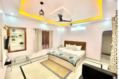 Image de Relaxing King Bed Suite with Free Internet and Free Parking