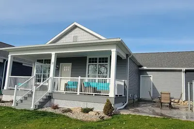 Image de Views! Amenities! Comfort! Waterview at Bay Point. August 2025 Dates Available.