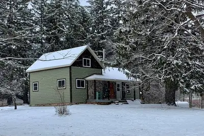 Image de Quaint 150 yr old farmhouse on 5 acres. Close to Nordic Mountain Ski Resort.