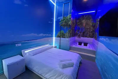 Image de Habitación con Jacuzzi y Baño Privado