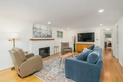 Image de Cozy Home near Children's Hospital & Uw Medical Center at Montlake\n\n