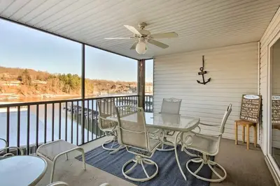 Image de Waterfront Condo with Boat Slip!