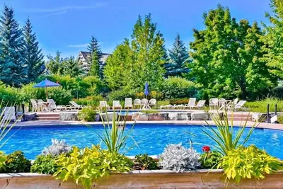 Image de Stunning dog friendly condo with shared pool, fireplace, grill