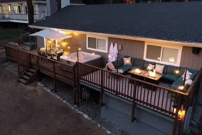 Image de Ev Charger, Hot tub, fire pit, family friendly