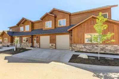 Image de Modern Family Mountain Retreat