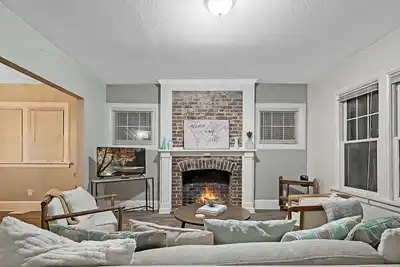 Image de Chic 2br Duplex Free Parking near Hospitals