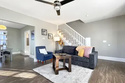 Image de 2br Family Charmer Duplex near Drake