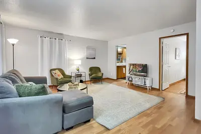 Image de Charming Family Friendly 3br Duplex Close to Drake