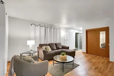 Image de Family Friendly 3 Br 2 Bath Duplex Sleeps 9!