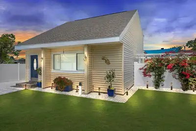 Image de Huge 3br w/ King Bed- for Groups, Business, Medical Stays-Wifi-Pool-Pets-Moffitt