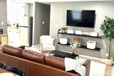 Image de Luxurious retreat for your stay in Waco; all you could want for amenities.