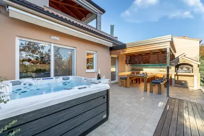 Image de Holiday apartment Taja with Jacuzzi